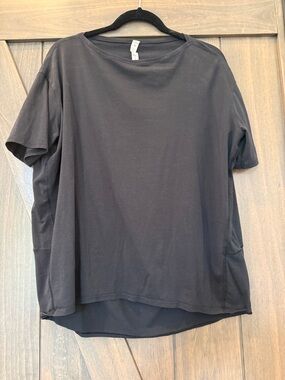 lululemon athletica Black Short Sleeve Tee